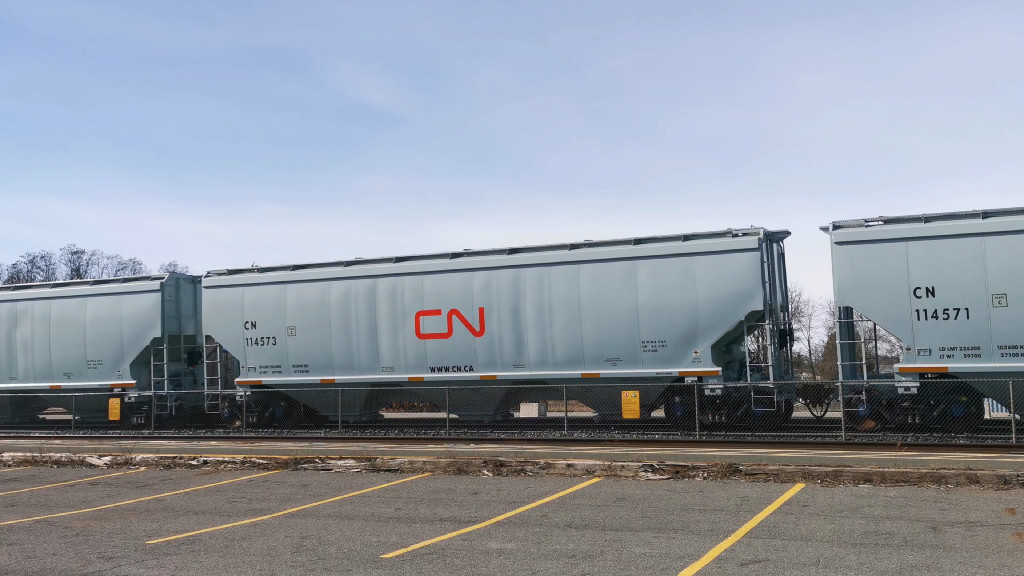 CN 114573